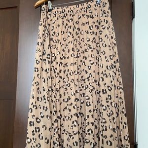 Leopard print midi skirt